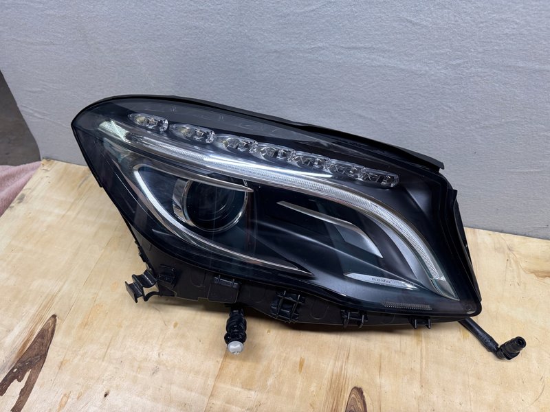 Miniatura produktu MERCEDES GLA W156 A1569061800 LAMPA PRAWA PRZÓD KOMPLETNA BI-XENON