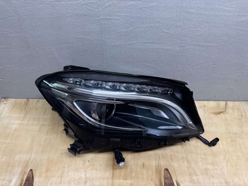 Miniatura produktu MERCEDES GLA W156 A1569061800 LAMPA PRAWA PRZÓD KOMPLETNA BI-XENON