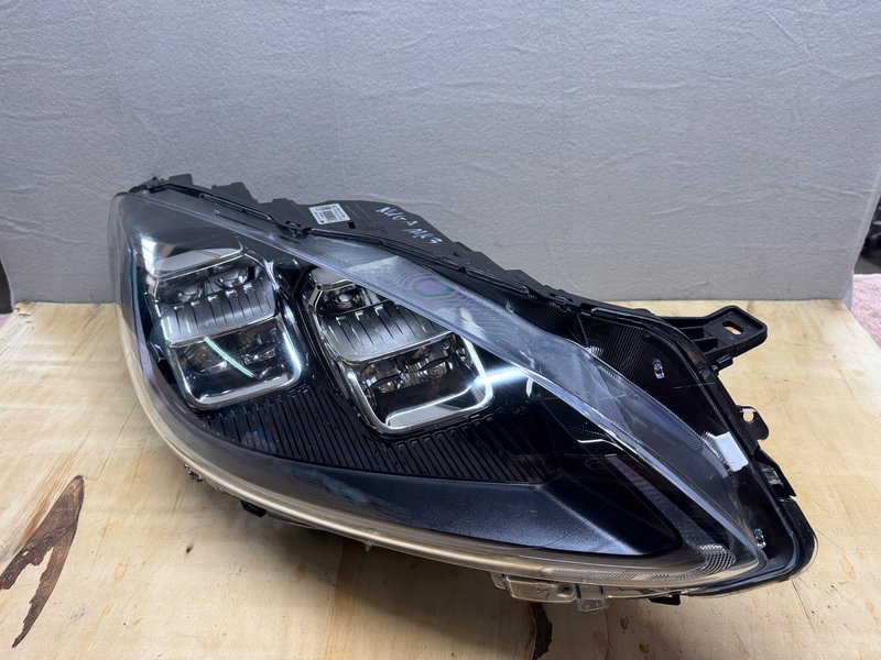 LAMPA PRAWA PRZOD FORD KUGA MK3 III FULL LED LV4B-13E014-FH