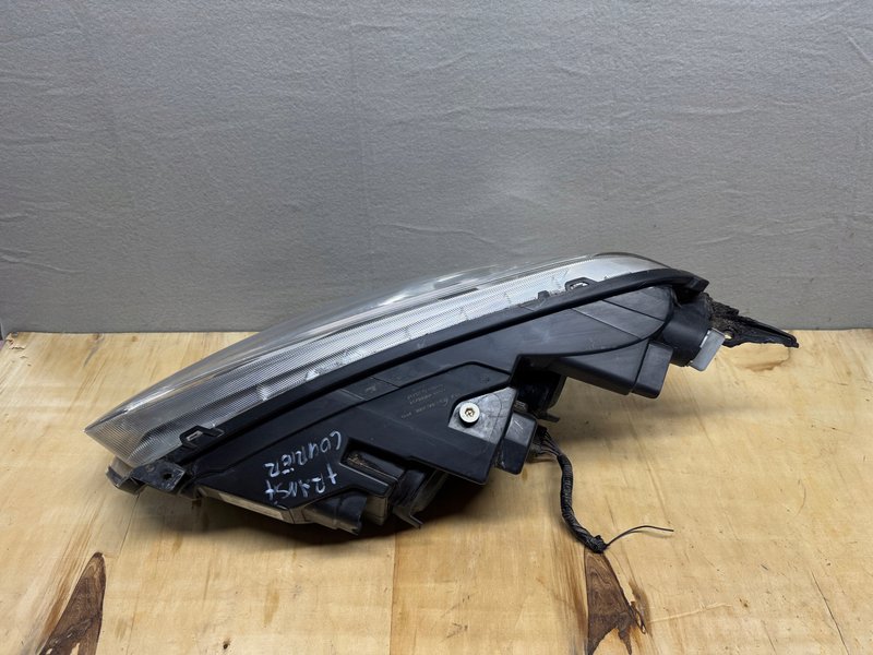 Miniatura produktu LAMPA PRZÓD PRAWA FORD COURIER MK2
