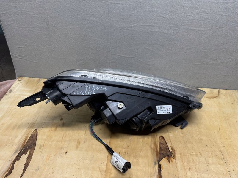 Miniatura produktu LAMPA PRZÓD LEWA FORD COURIER MK2 ET76 13W030 AK