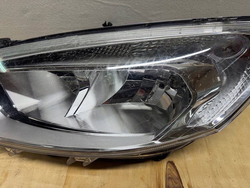 Miniatura produktu LAMPA PRZÓD LEWA FORD COURIER MK2 ET76 13W030 AK