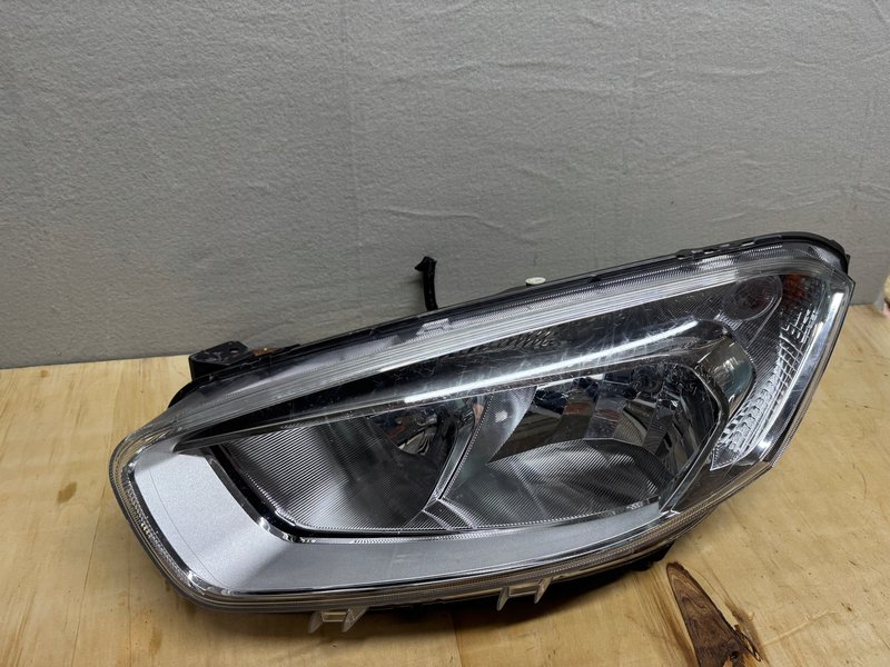 Miniatura produktu LAMPA PRZÓD LEWA FORD COURIER MK2 ET76 13W030 AK