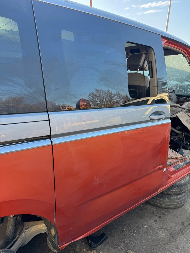 VW MULTIVAN T7 7t0 drzwi tylne przesuwne PRAWE PRAWY tył