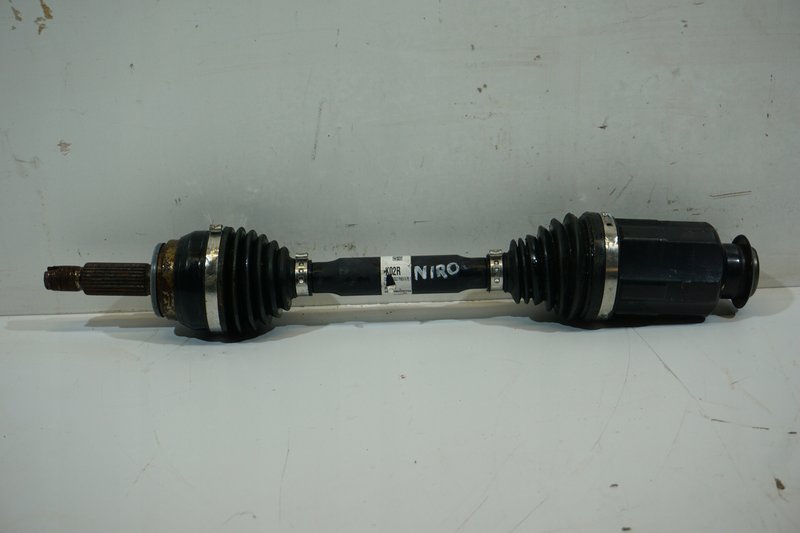 KIA NIRO PÓŁOŚ PRZEDNIA PRAWA 49501AT110