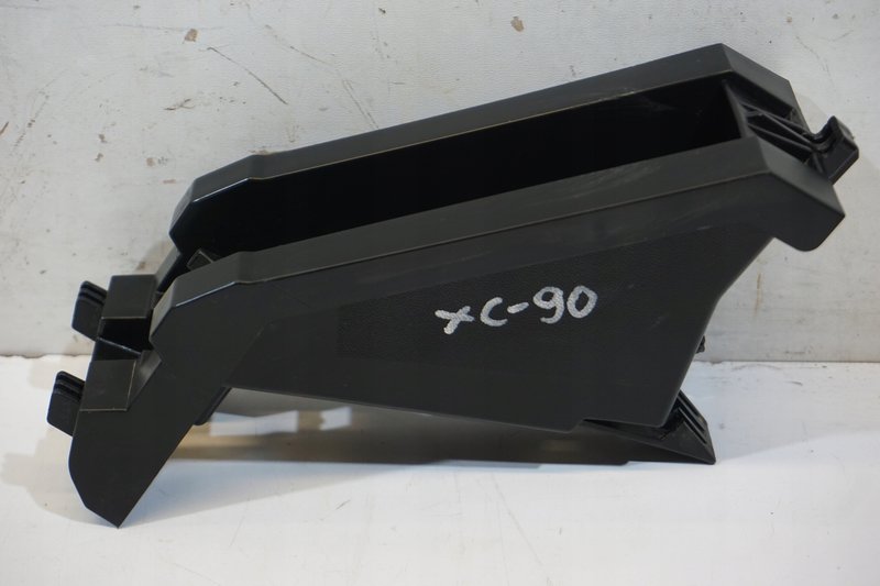 VOLVO XC90 II PANEL BOCZNY BAGAŻNIKA DOLNY 31377852