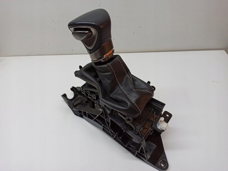 LEXUS UX MECHANIZM WYBIERAK BIEGÓW 75G649-LHD