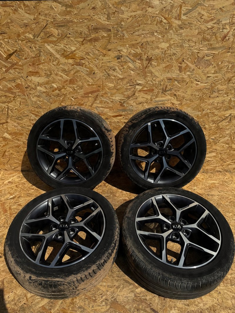 FELGI koła Kia Proceed 7x17 ET53 5x114,3 52910-J7600 Michelin 225/45/17