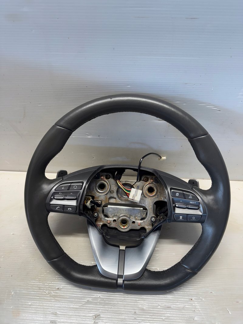 HYUNDAI IONIQ KIEROWNICA MULTIFUNKCJA ŁOPATKI