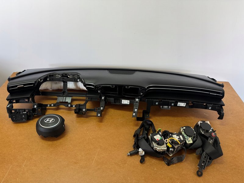 HYUNDAI TUCSON IV KONSOLA DESKA PASY AIRBAG