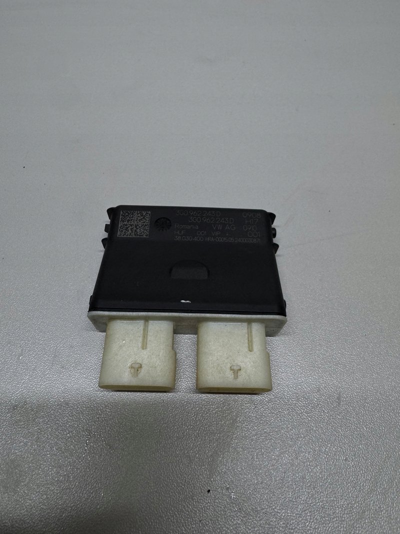 STEROWNIK KLAPY BAGAŻNIKA AUDI VW SEAT SKODA 3G0962243D