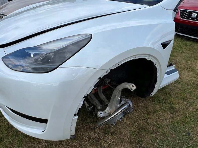 Miniatura produktu TESLA MODEL Y PRZÓD KOMPLETNY ZDERZAK PAS LAMPY BŁOTNIKI MASKA