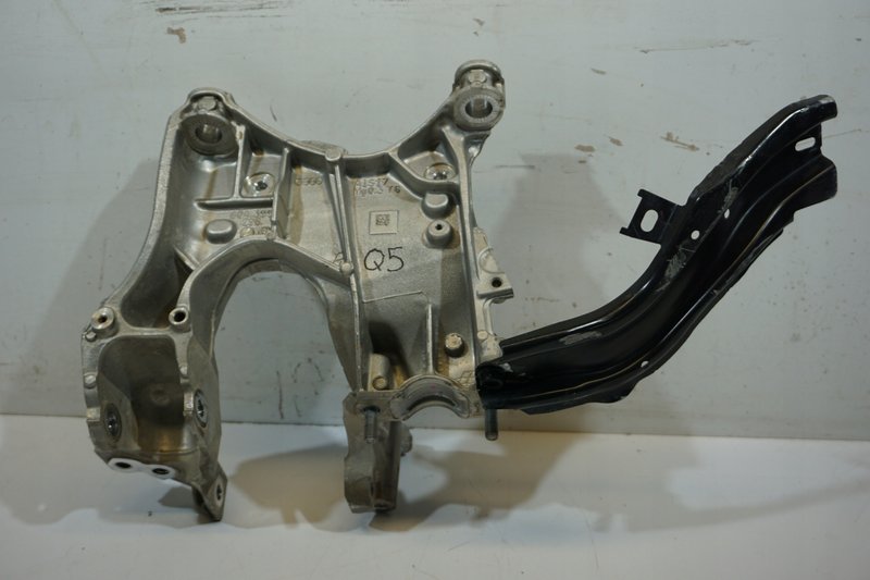 AUDI Q5 WSPORNIK ŁAPA SILNIKA 80A399295R 80A805527