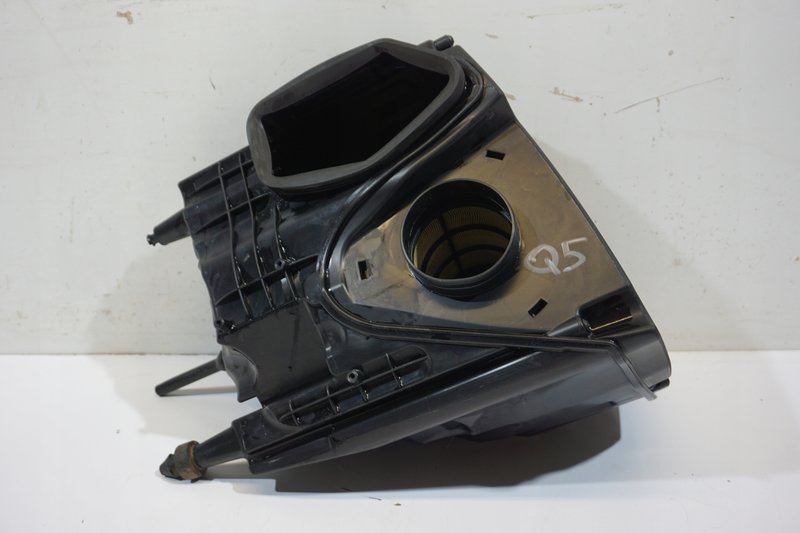 AUDI Q5 OBUDOWA FILTRA POWIETRZA 80A133835AT