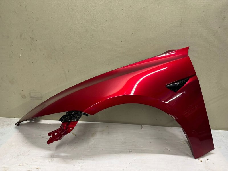 TESLA MODEL 3 BŁOTNIK PRZÓD LEWY KAMERKA KIERUNKOWSKAZ