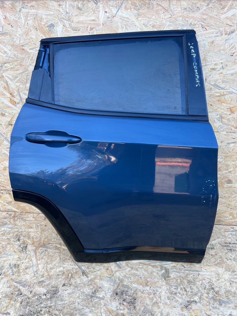 Jeep Compass II LIFT Drzwi Prawy Tył