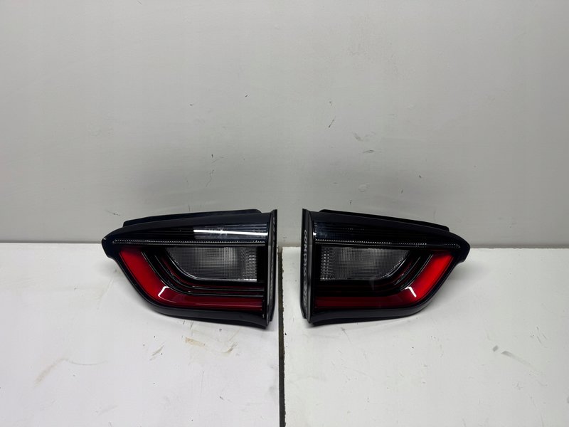 JEEP COMPASS II LIFT LAMPA TYLNA LEWA PRAWA LED