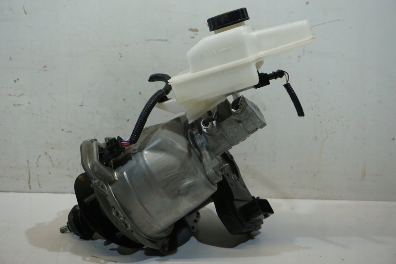 TOYOTA YARIS CROSS SERWO POMPA HAMULCOWA 47210-0D010