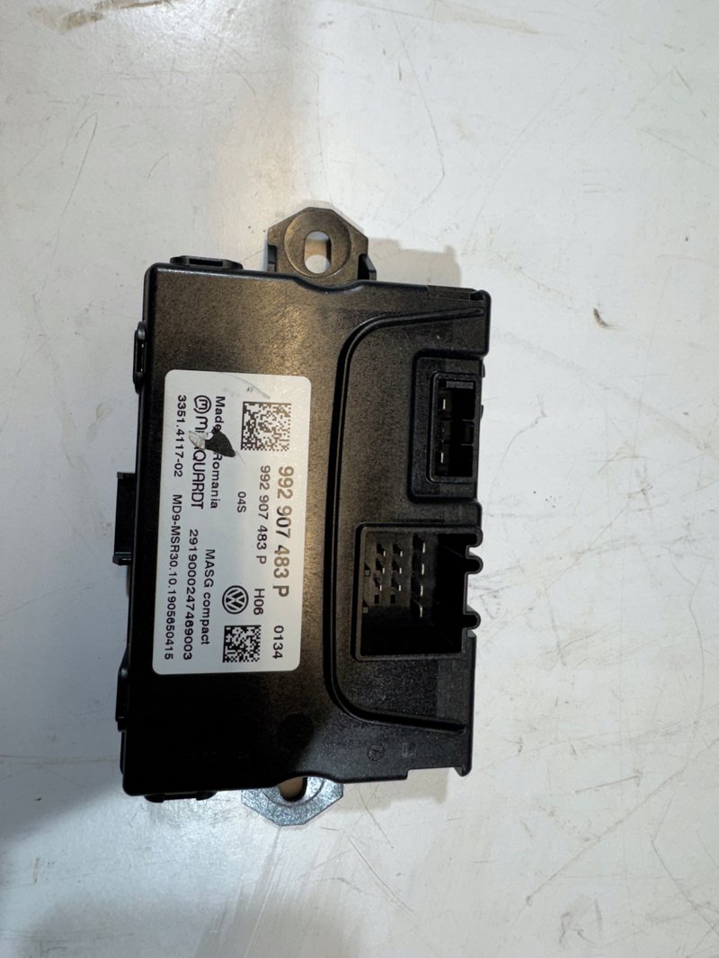 PORSCHE TAYCAN 4S MODUŁ SPOJLERA KLAPY 992907483P