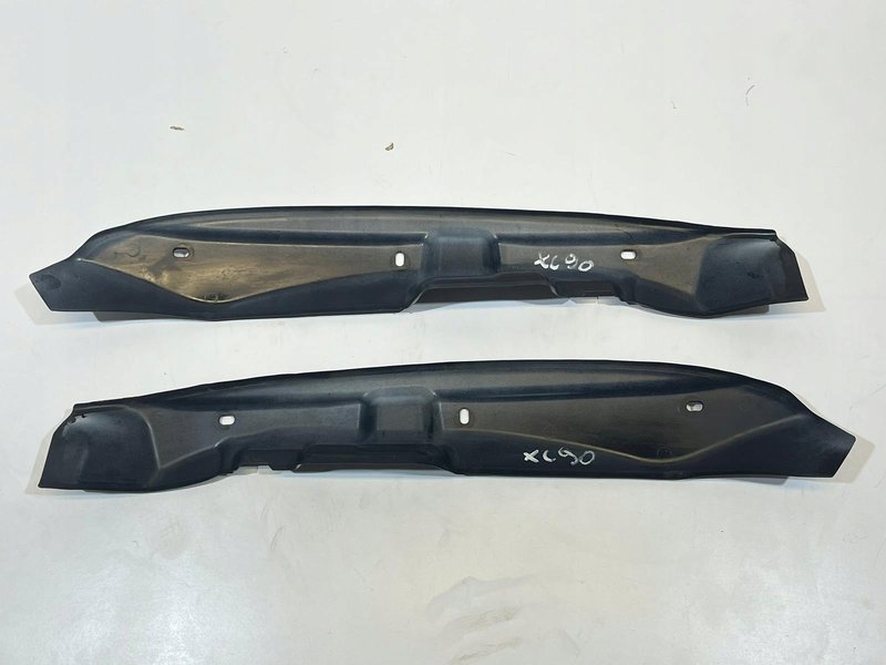 Volvo XC90 2019 Panele wykończeniowe błotnika 31442734