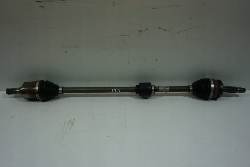 HYUNDAI I20 III PÓŁOŚ PRAWA 49501Q0000