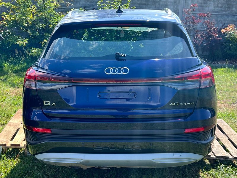 Audi Q4 E-tron tylny pas błotniki dach klapa zderzak zawieszenie
