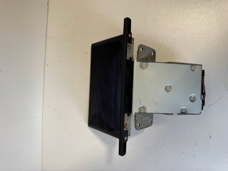 AUDI Q2 81A 81A919604B WYŚWIETLACZ RADIO